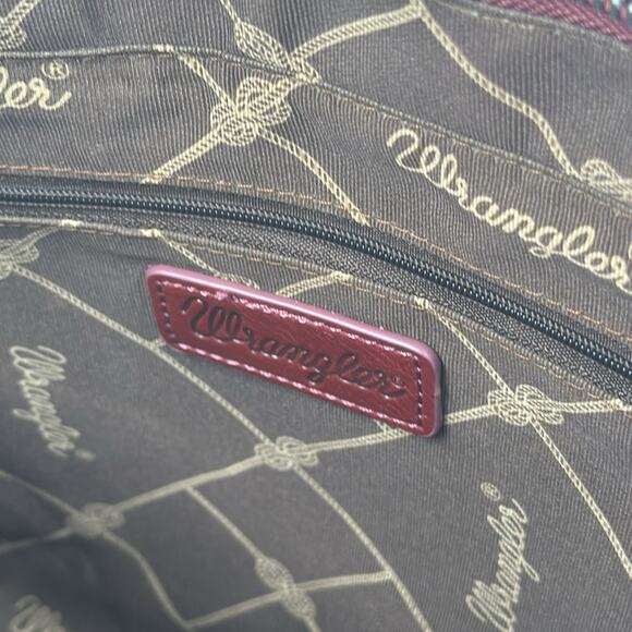 NWOT Wrangler Concealed Carry Embroidered Floral Fringe Handbag - Picture 9 of 9